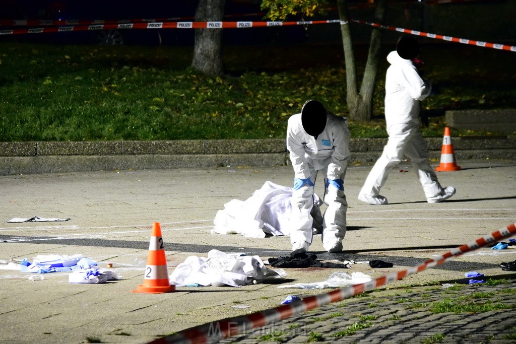 Einsatz BF Messerstecherei Koeln Neustadt Nord Eberplatz Platzmitte P180.JPG - Miklos Laubert